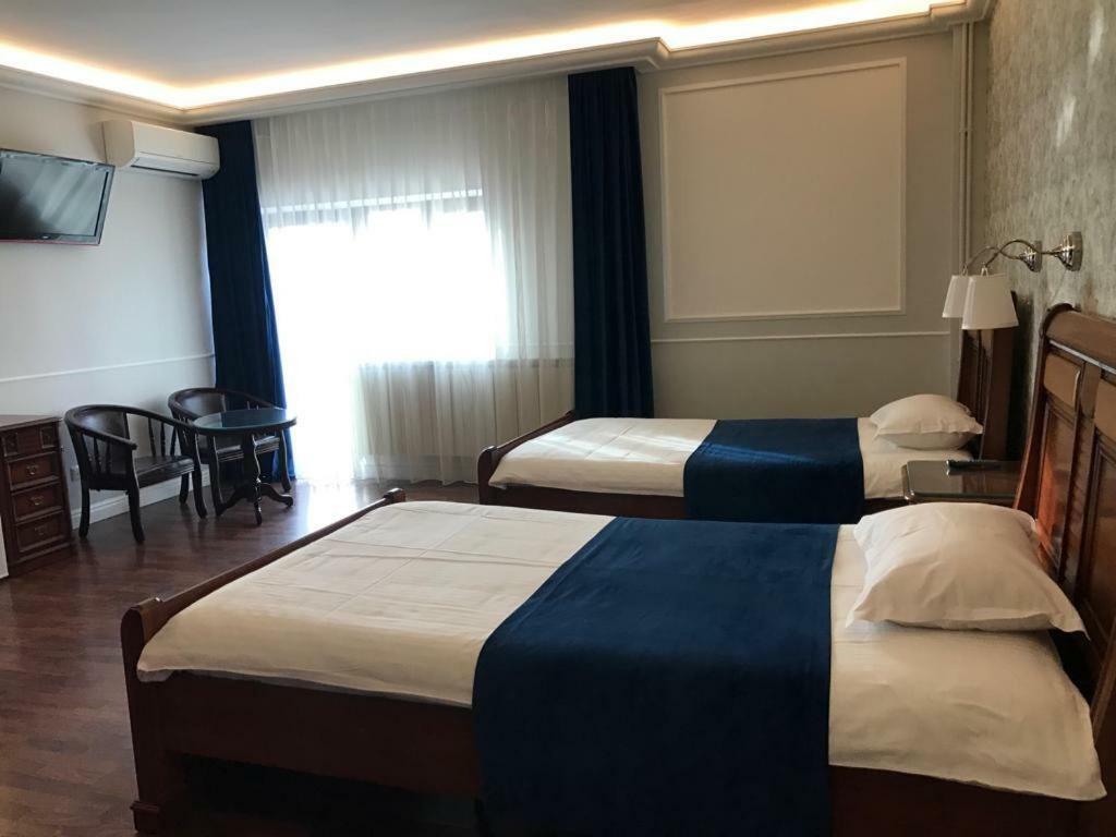 Pension Hanul Andritei Craiova Buitenkant foto