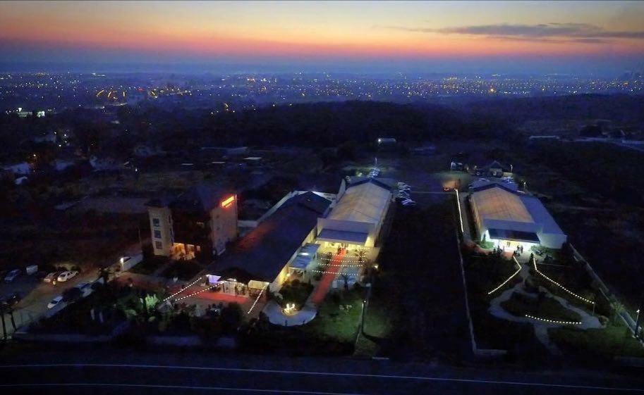 Pension Hanul Andritei Craiova Buitenkant foto